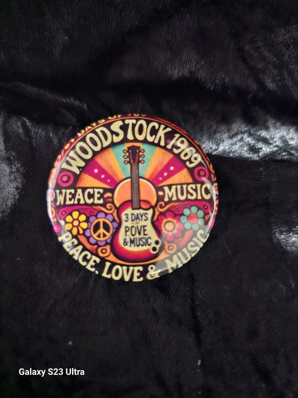 Woodstock 1969 Peace, Love & Music Round Brooch - Multicolor - Picture 2 of 5